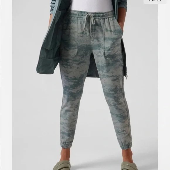 Athleta Pants & Jumpsuits Athleta Farallon Jogger Green And White